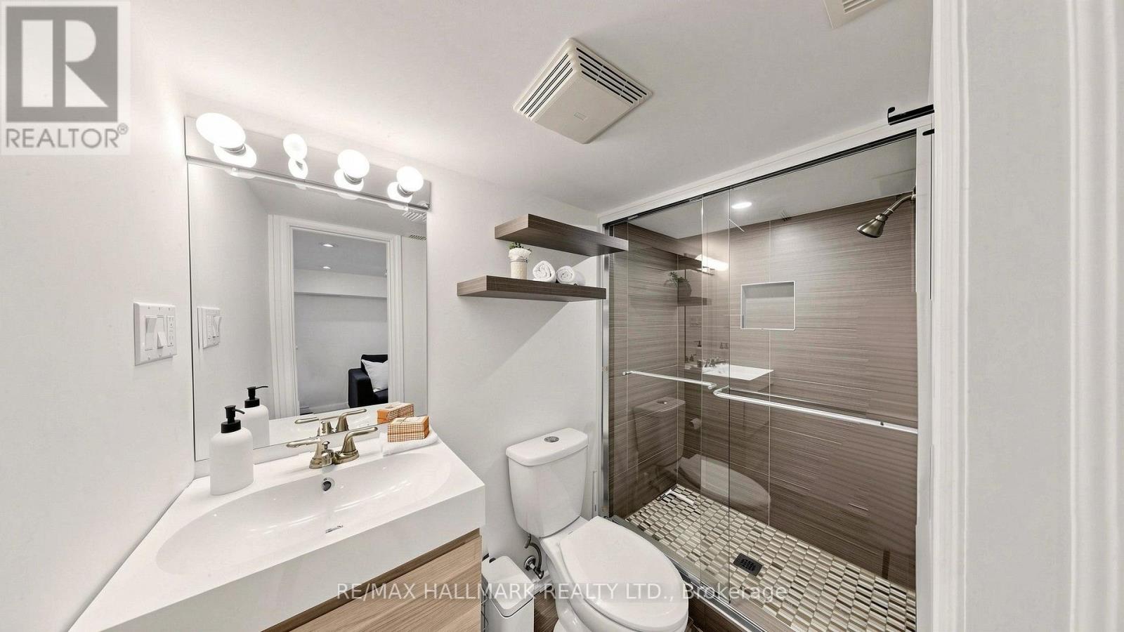 82 Caroline Avenue, Toronto, Ontario  M4M 2X7 - Photo 26 - E13821934