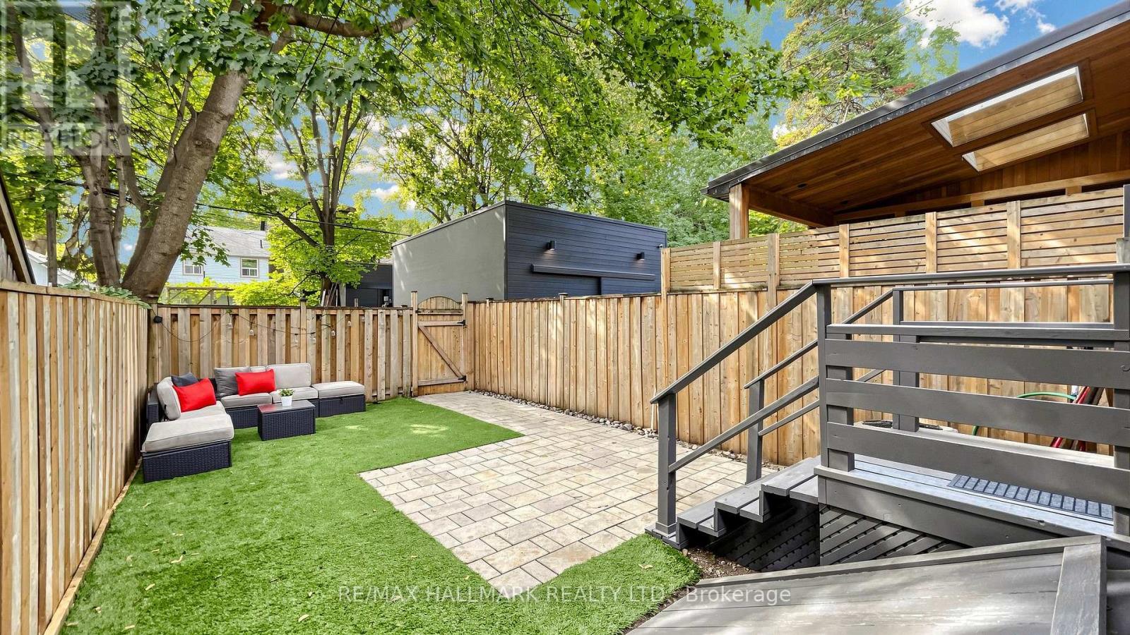 82 Caroline Avenue, Toronto, Ontario  M4M 2X7 - Photo 29 - E13821934