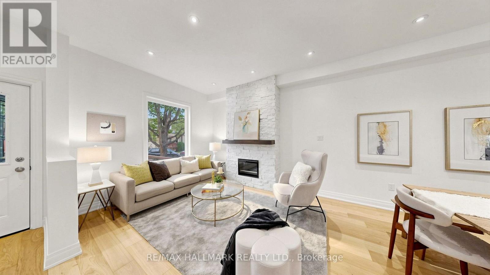 82 Caroline Avenue, Toronto, Ontario  M4M 2X7 - Photo 3 - E13821934