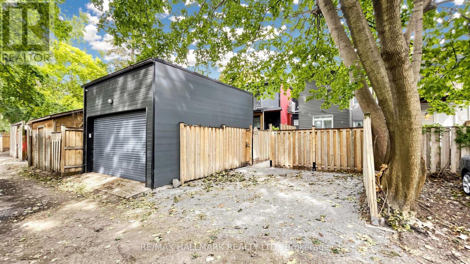 82 Caroline Avenue, Toronto, Ontario  M4M 2X7 - Photo 30 - E13821934