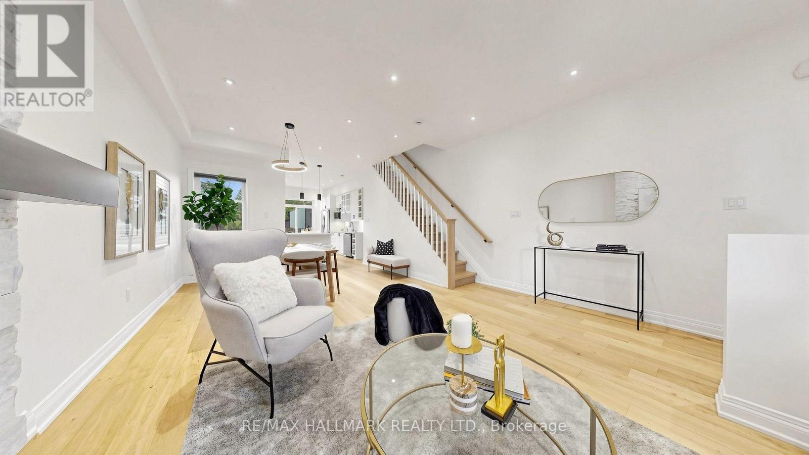 82 Caroline Avenue, Toronto, Ontario  M4M 2X7 - Photo 7 - E13821934