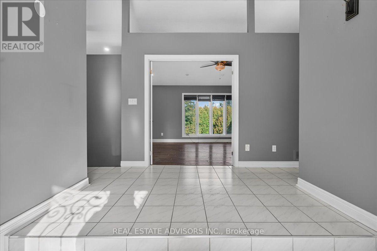 19 Mcconachie Crescent, Caledon, Ontario  L7K 0B9 - Photo 8 - W13821904