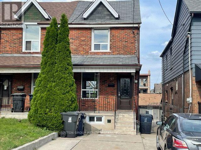 127 BRISTOL AVENUE, Toronto, Ontario