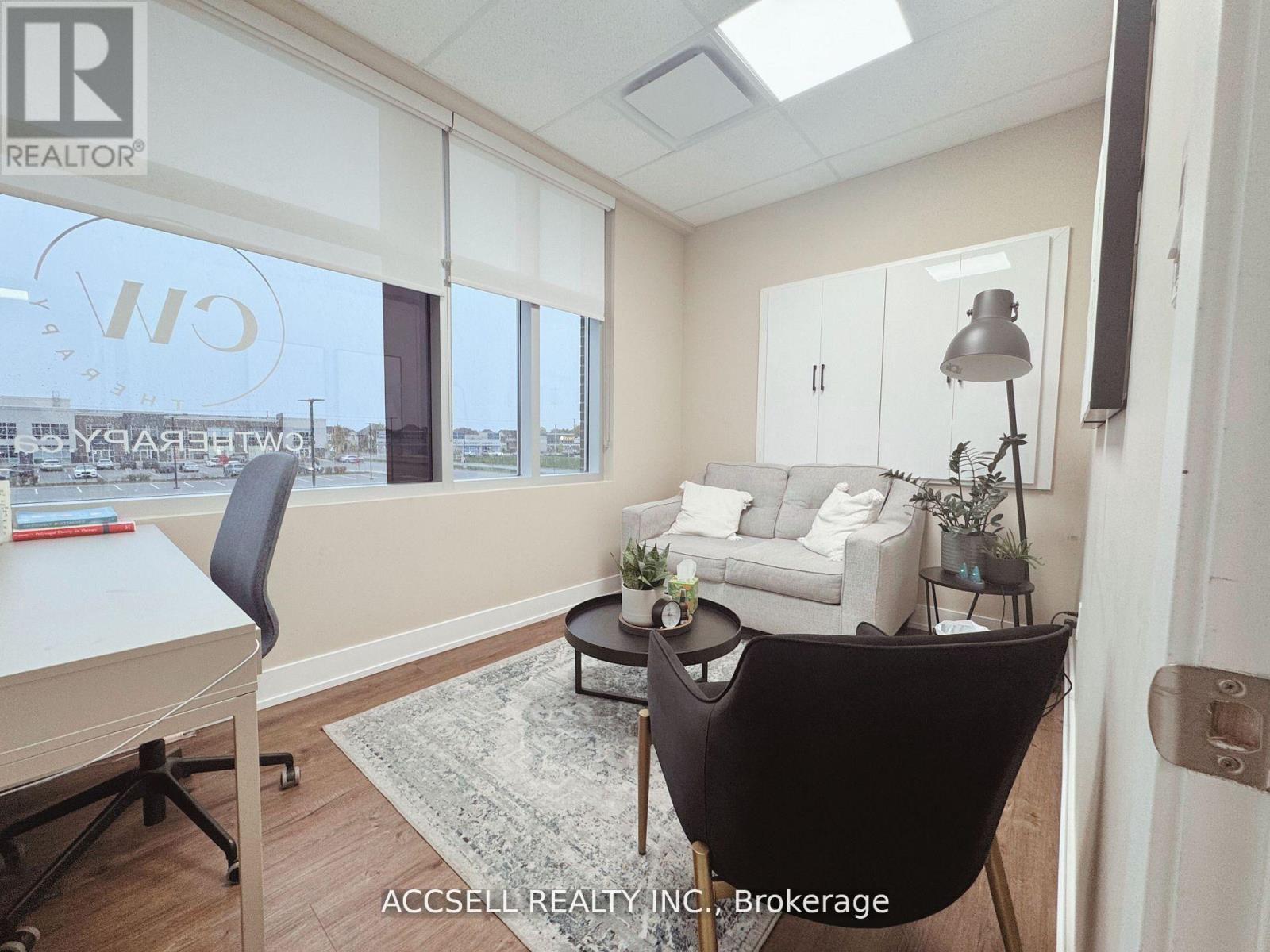 213 - 3485 Rebecca Street, Oakville, Ontario  L6L 6X9 - Photo 4 - W13821932