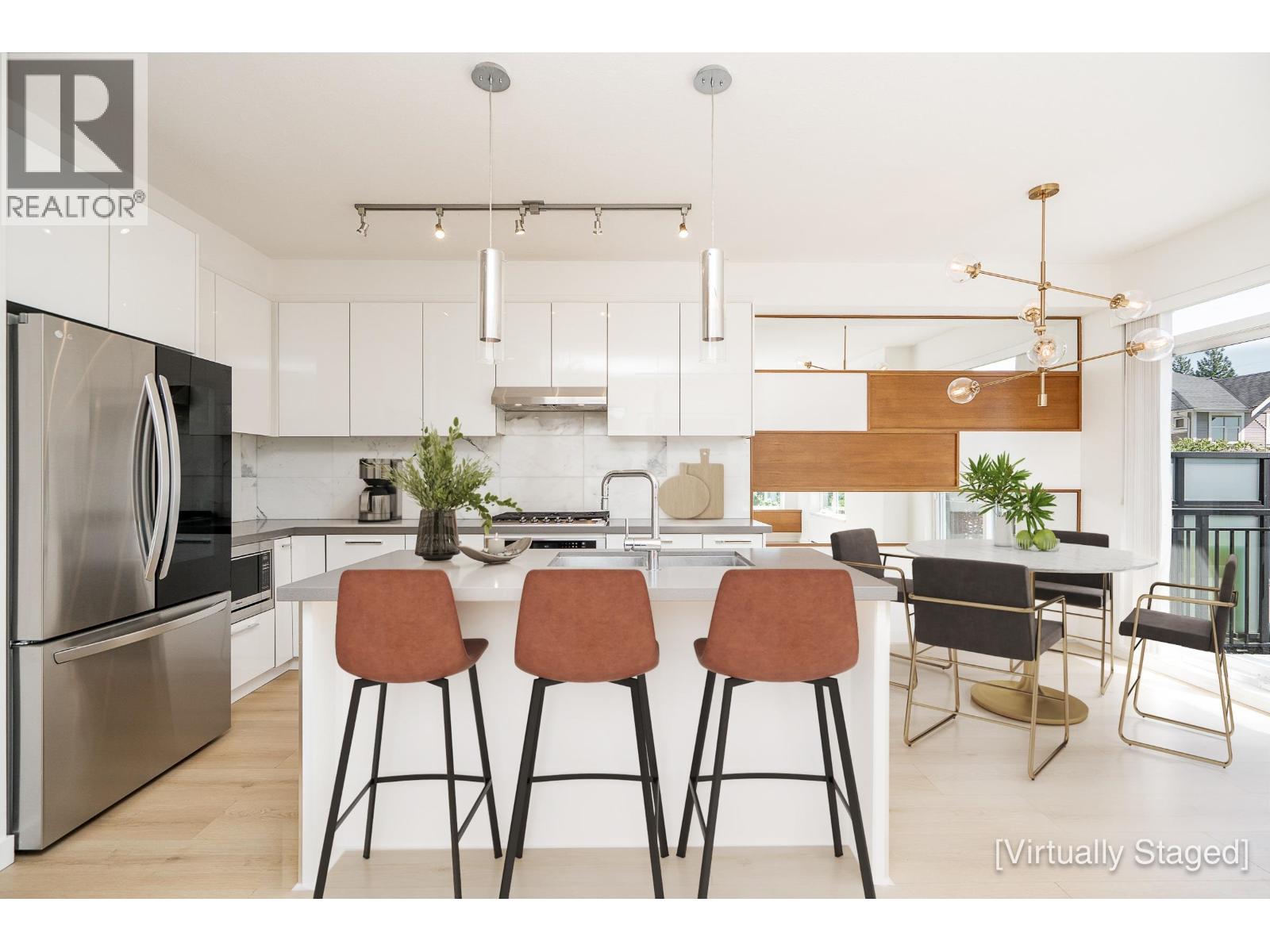 10 3400 DEVONSHIRE AVENUE, Coquitlam, British Columbia