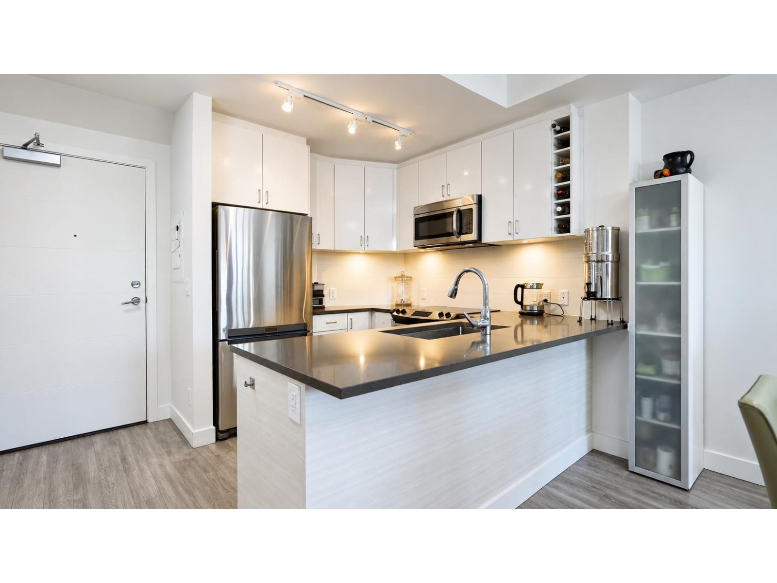 311 13919 FRASER HIGHWAY photo 5