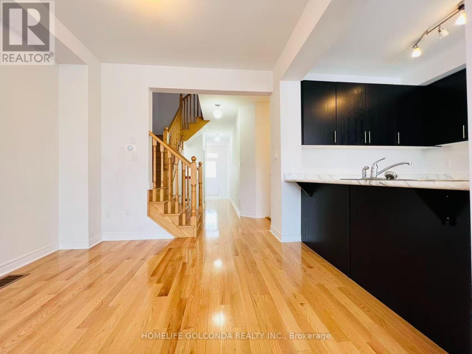 19 Homer Crescent, Aurora, Ontario  L4G 1B7 - Photo 5 - N13821950
