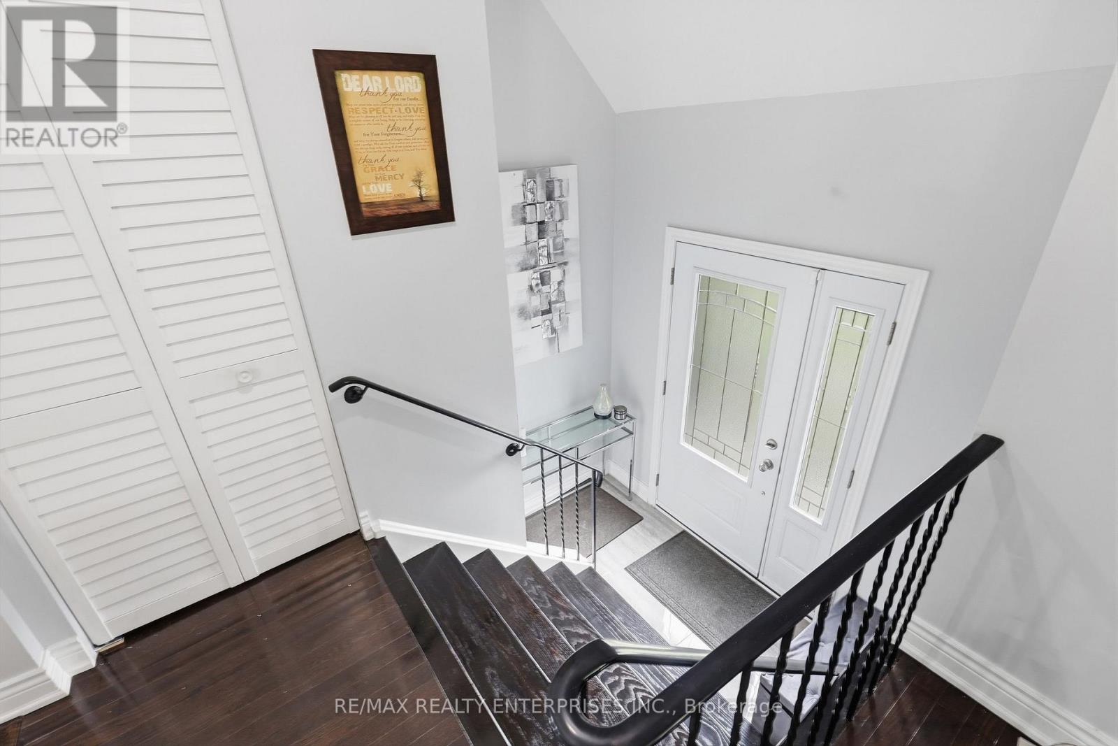 2506 COBBINSHAW CIRCLE Mississauga (Meadowvale) Ontario Canada L5N2G3 3