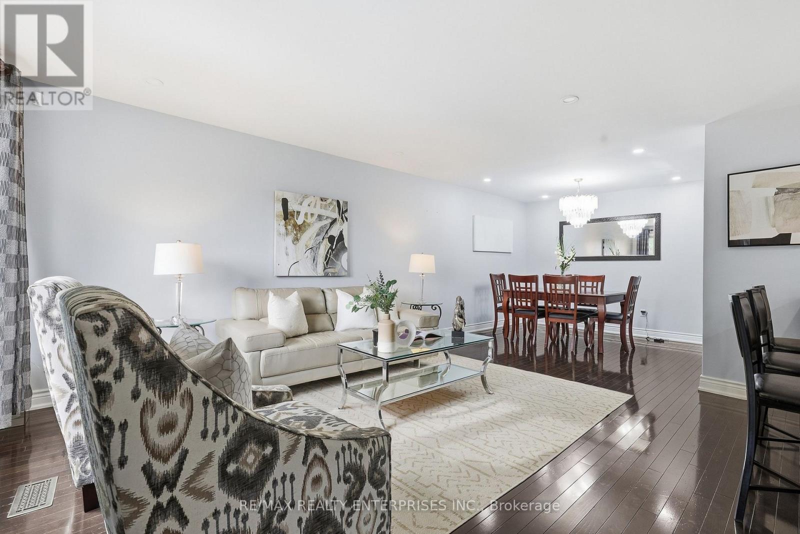 2506 COBBINSHAW CIRCLE Mississauga (Meadowvale) Ontario Canada L5N2G3 4