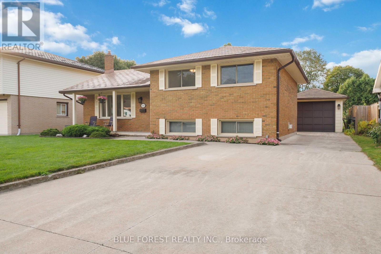 1260 Victoria Drive, London East, Ontario  N5Y 4E4 - Photo 2 - X13822014