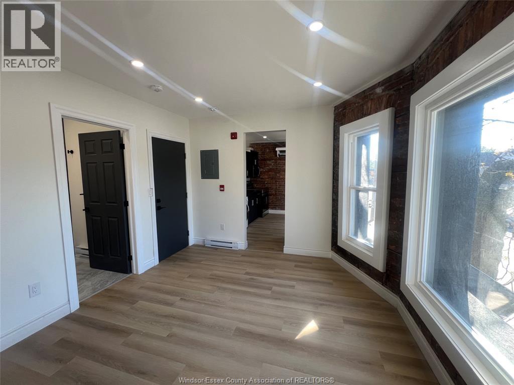 429 Wyandotte Unit# Lower, Windsor, Ontario  N9A 5X5 - Photo 4 - 26017636