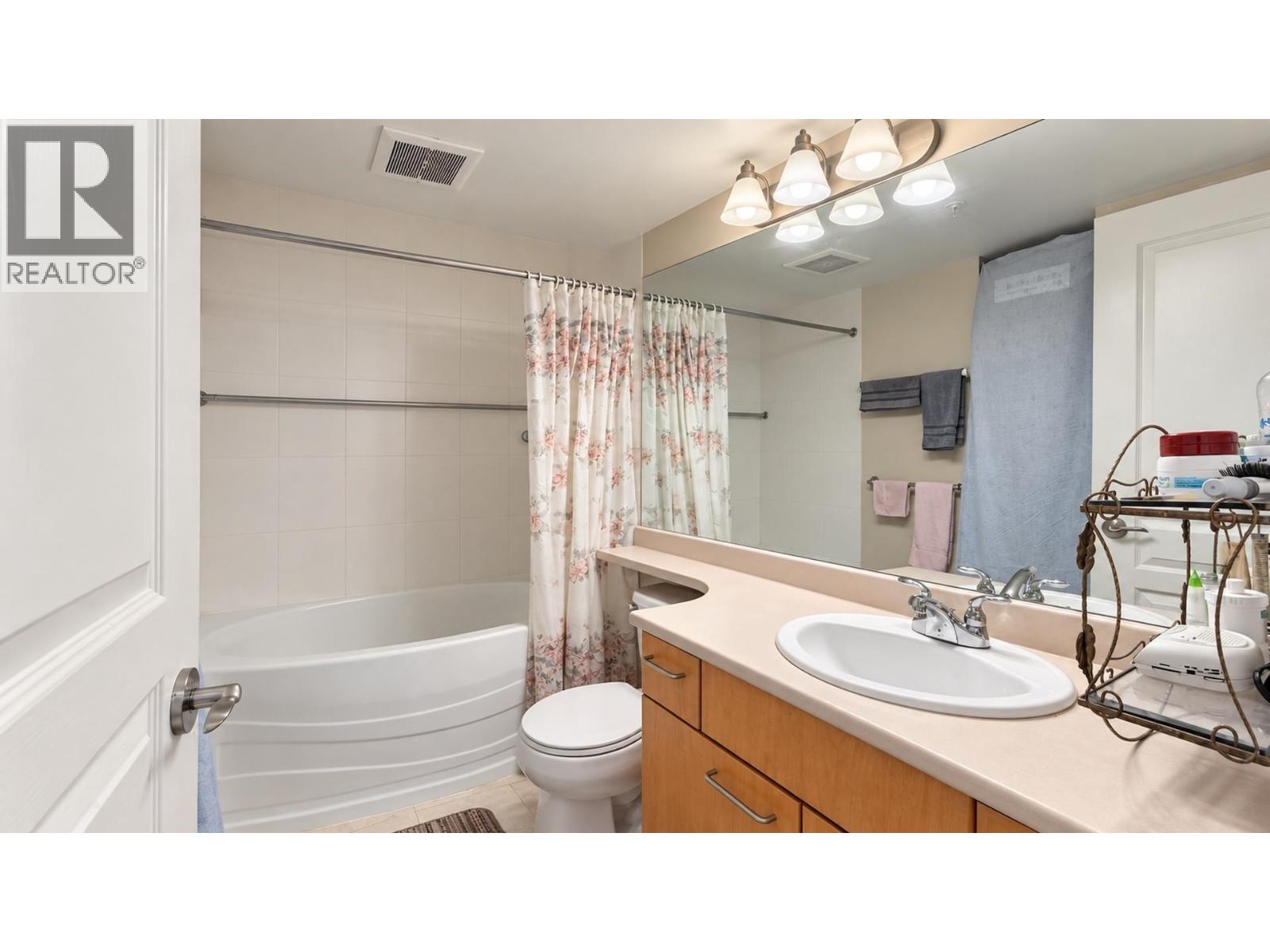 203 9200 Ferndale Road, Richmond, British Columbia  V6Y 4L2 - Photo 12 - R3169087