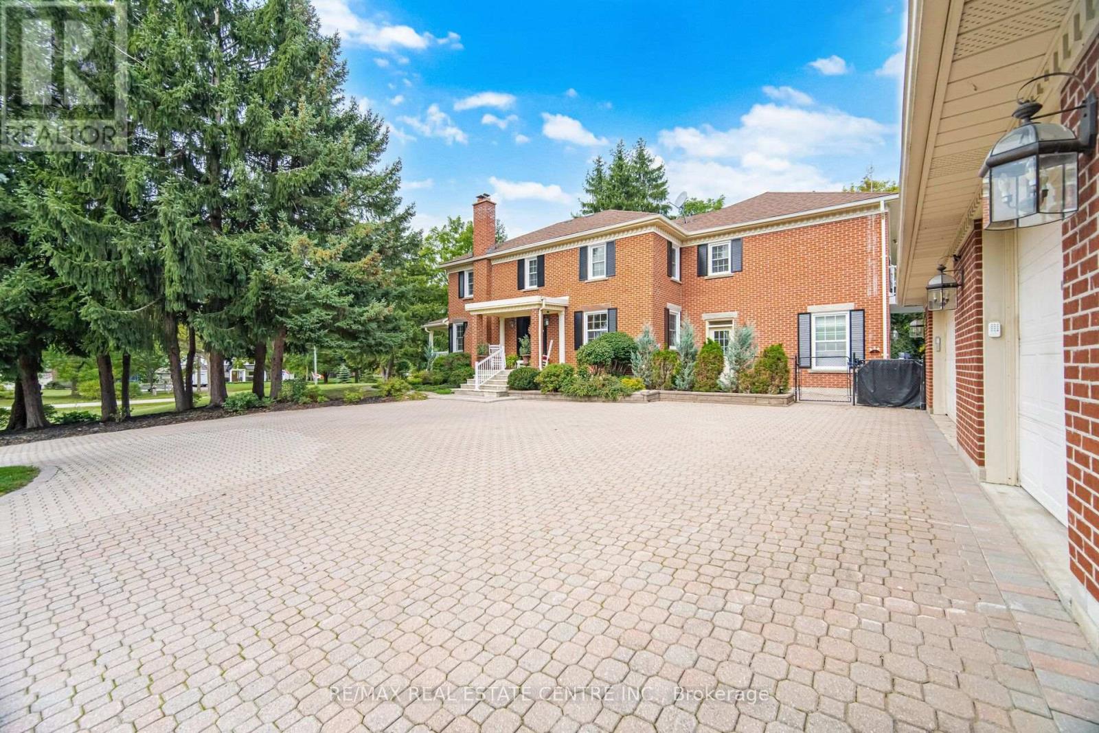 10245 OLD PINE CREST ROAD, Brampton, Ontario