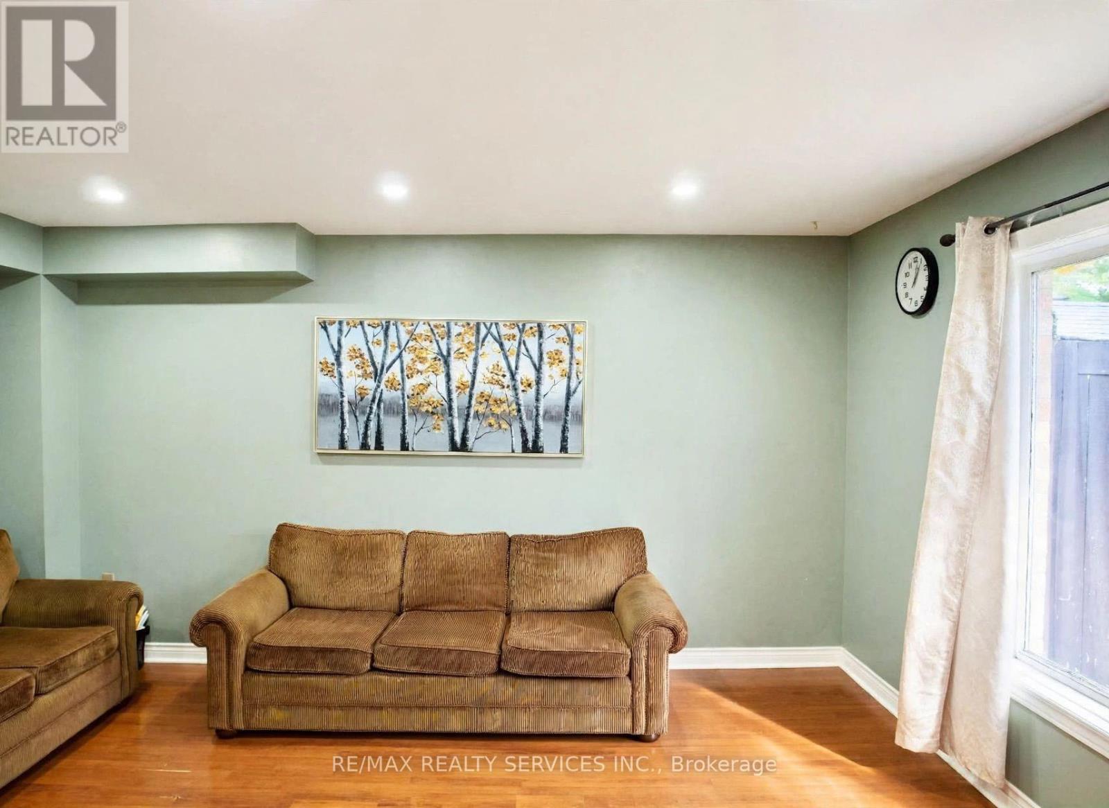 121 Pressed Brick Drive, Brampton, Ontario  L6V 4K5 - Photo 10 - W13816676