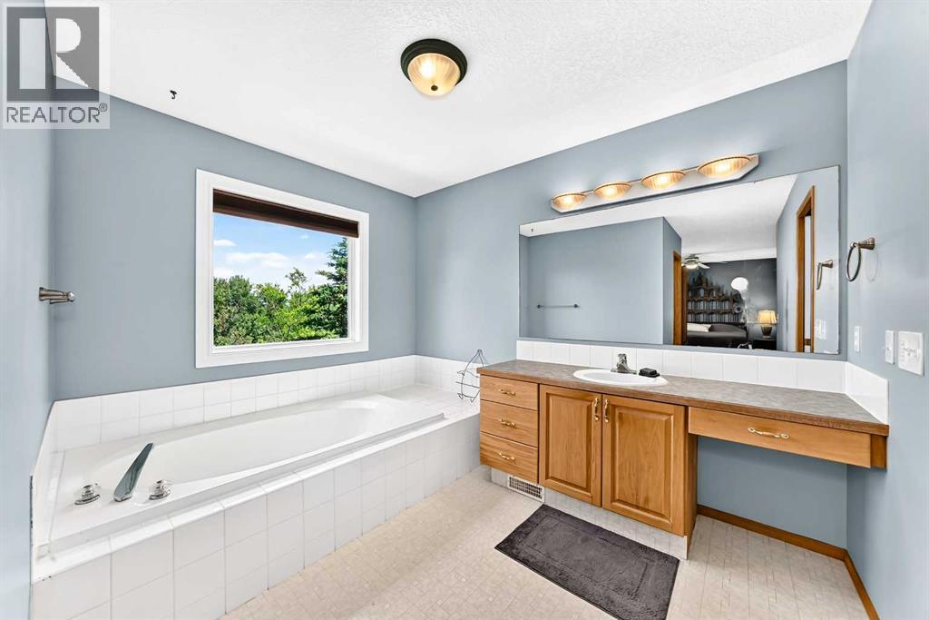 107 2a Avenue Nw, Diamond Valley, Alberta  T0L 0H0 - Photo 33 - A2325986
