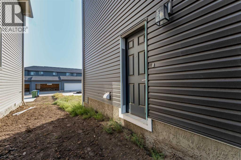 279 Waterford Heights, Chestermere, Alberta  T1X 3B6 - Photo 2 - A2326697