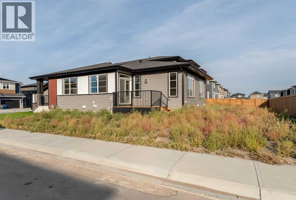 131 Waterford Manor, Chestermere, Alberta  T1X 2Z6 - Photo 3 - A2344522