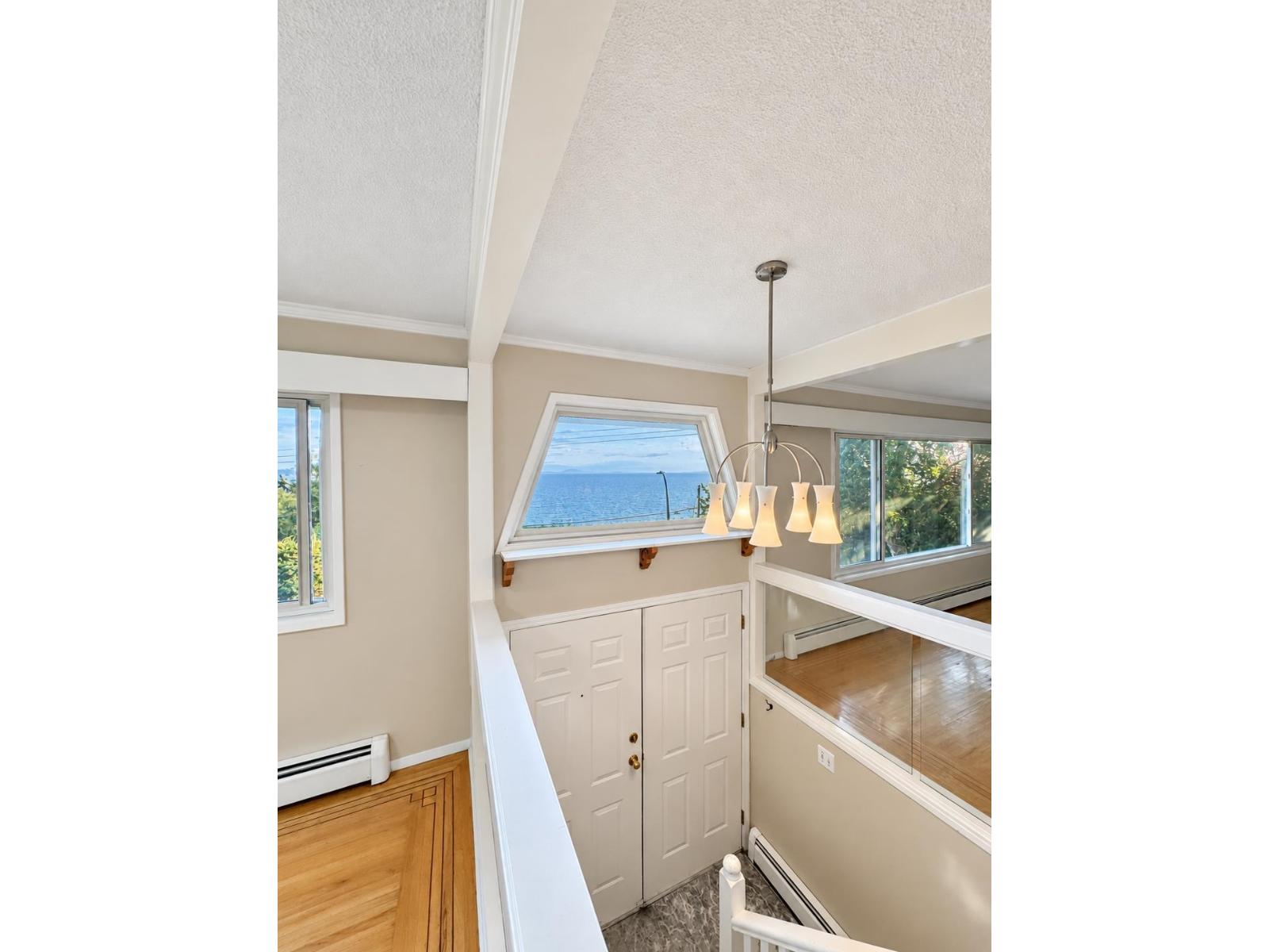 14xxx Marine Drive, White Rock, British Columbia  V4B 1B2 - Photo 5 - R3169152