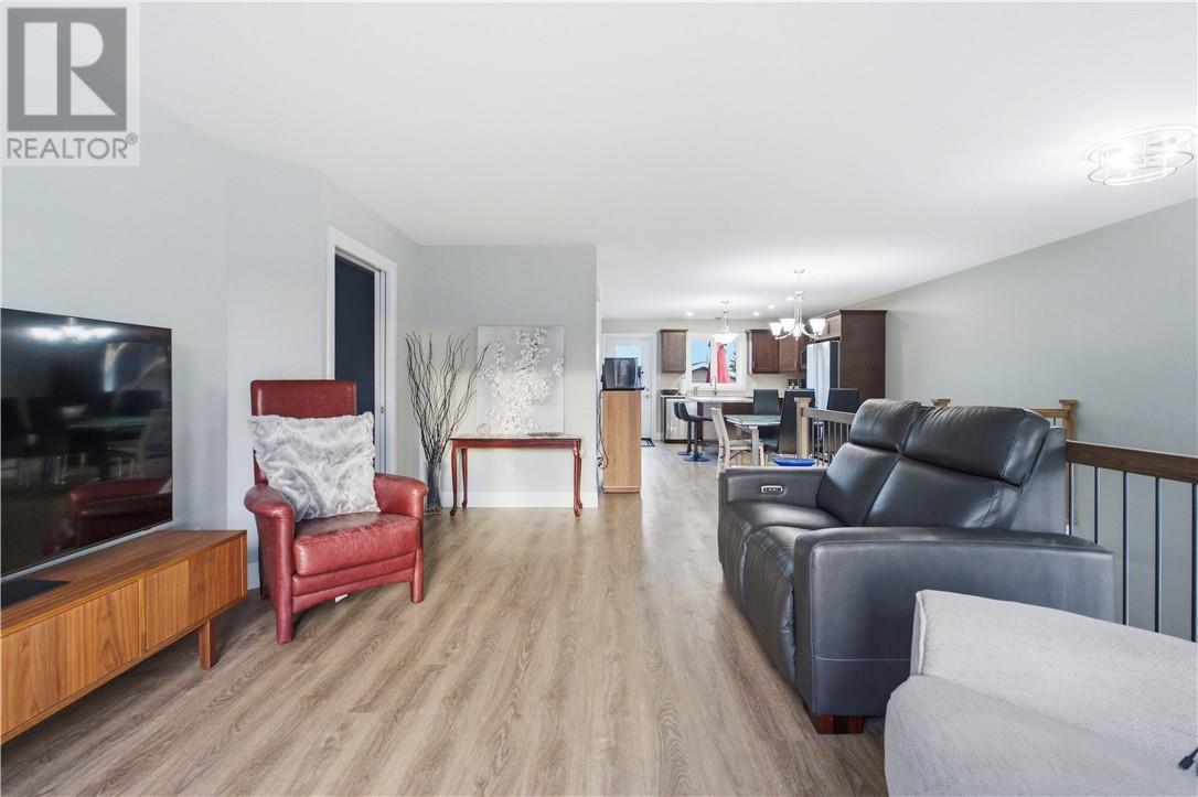 4355 Larocque Avenue, Val Caron, Ontario  P3P 1R3 - Photo 10 - 2130551