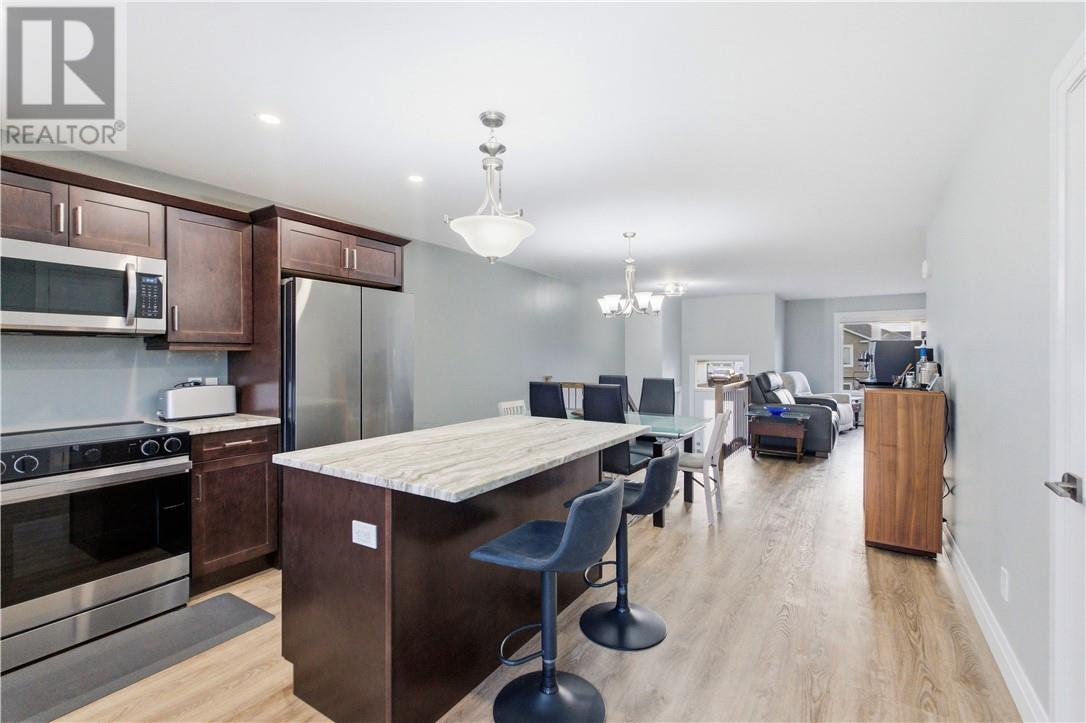 4355 Larocque Avenue, Val Caron, Ontario  P3P 1R3 - Photo 4 - 2130551