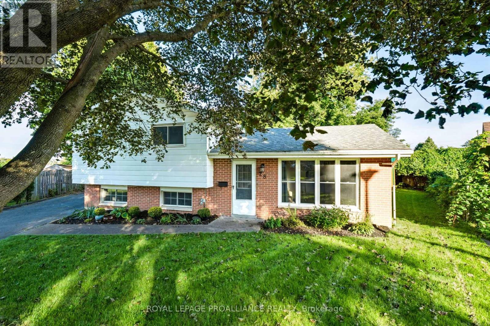 28 Massey Place, Brockville, Ontario  K6V 3V9 - Photo 1 - X13822124