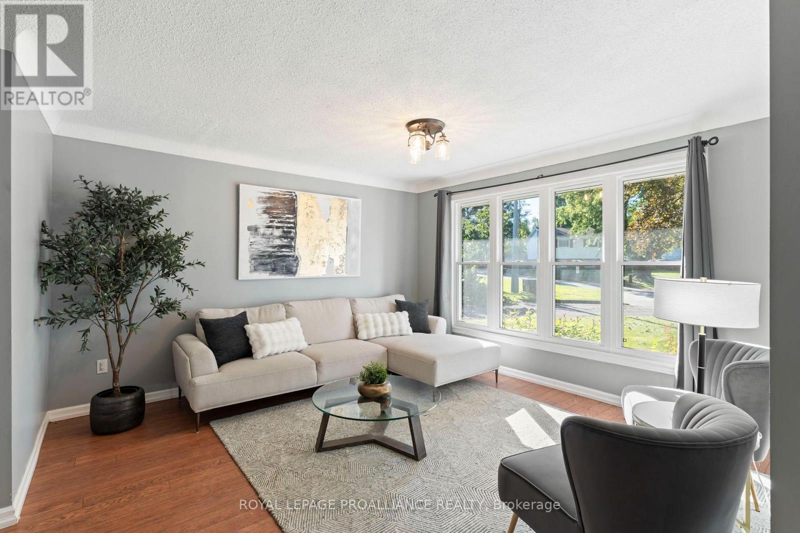 28 Massey Place, Brockville, Ontario  K6V 3V9 - Photo 4 - X13822124