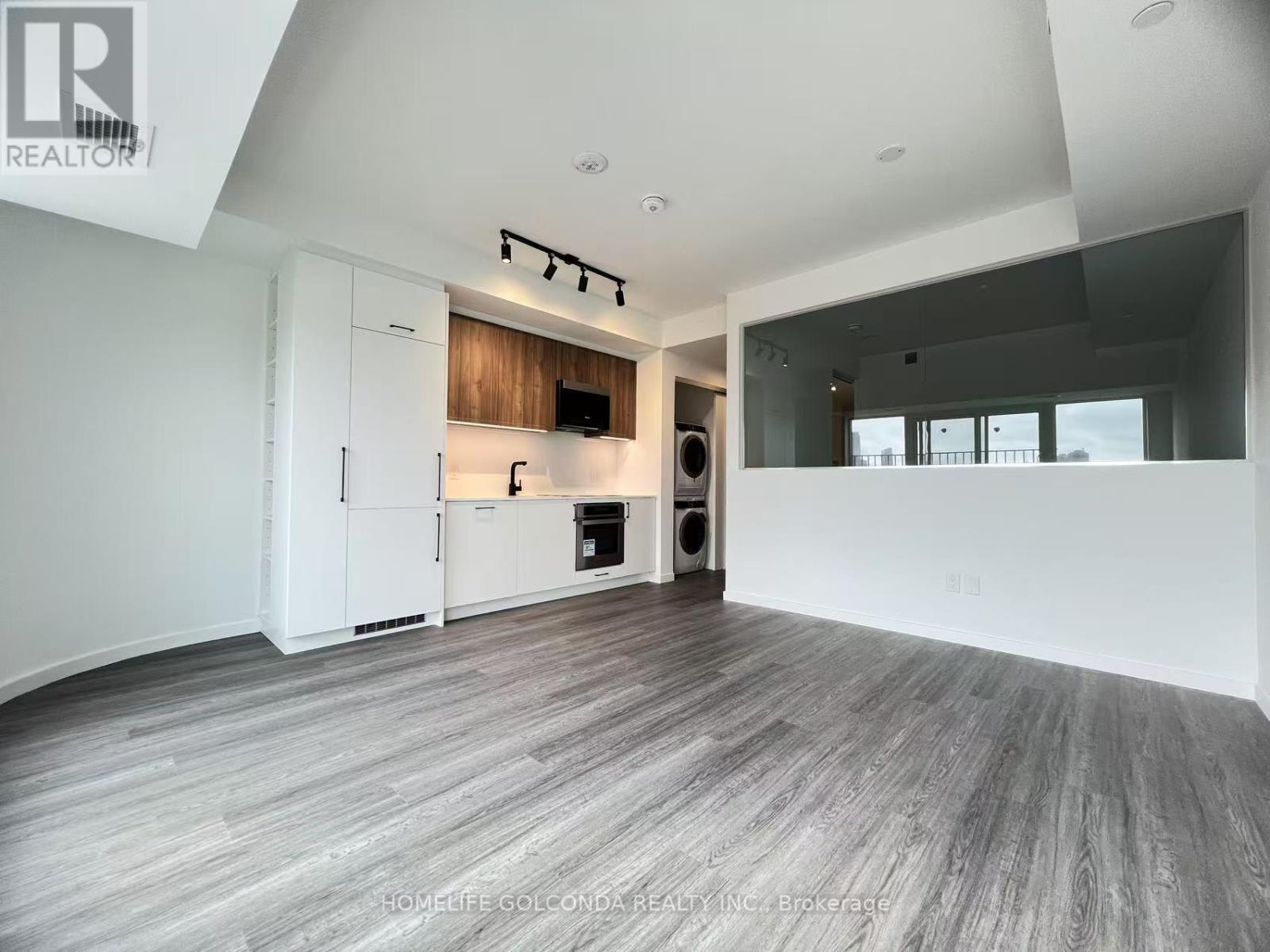 423 - 689 The Queensway, Toronto, Ontario  M8Y 1L1 - Photo 2 - W13625978