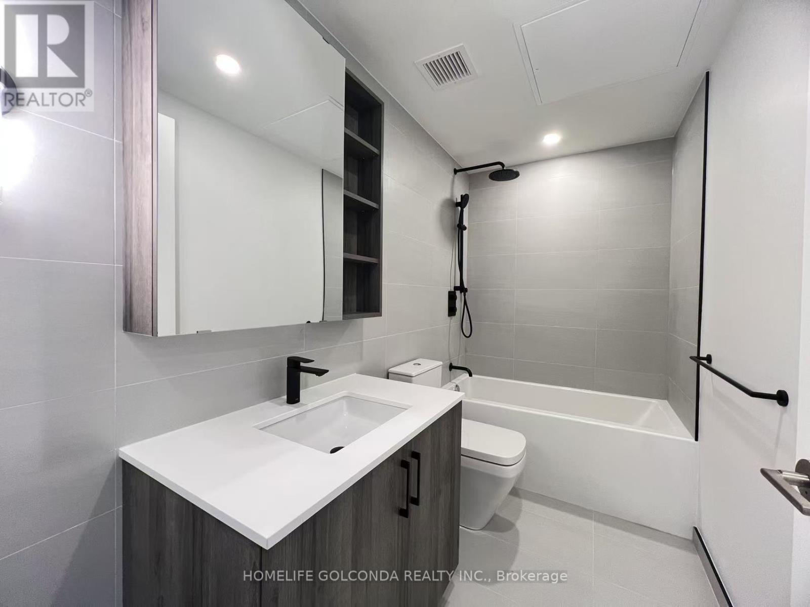 423 - 689 The Queensway, Toronto, Ontario  M8Y 1L1 - Photo 4 - W13625978