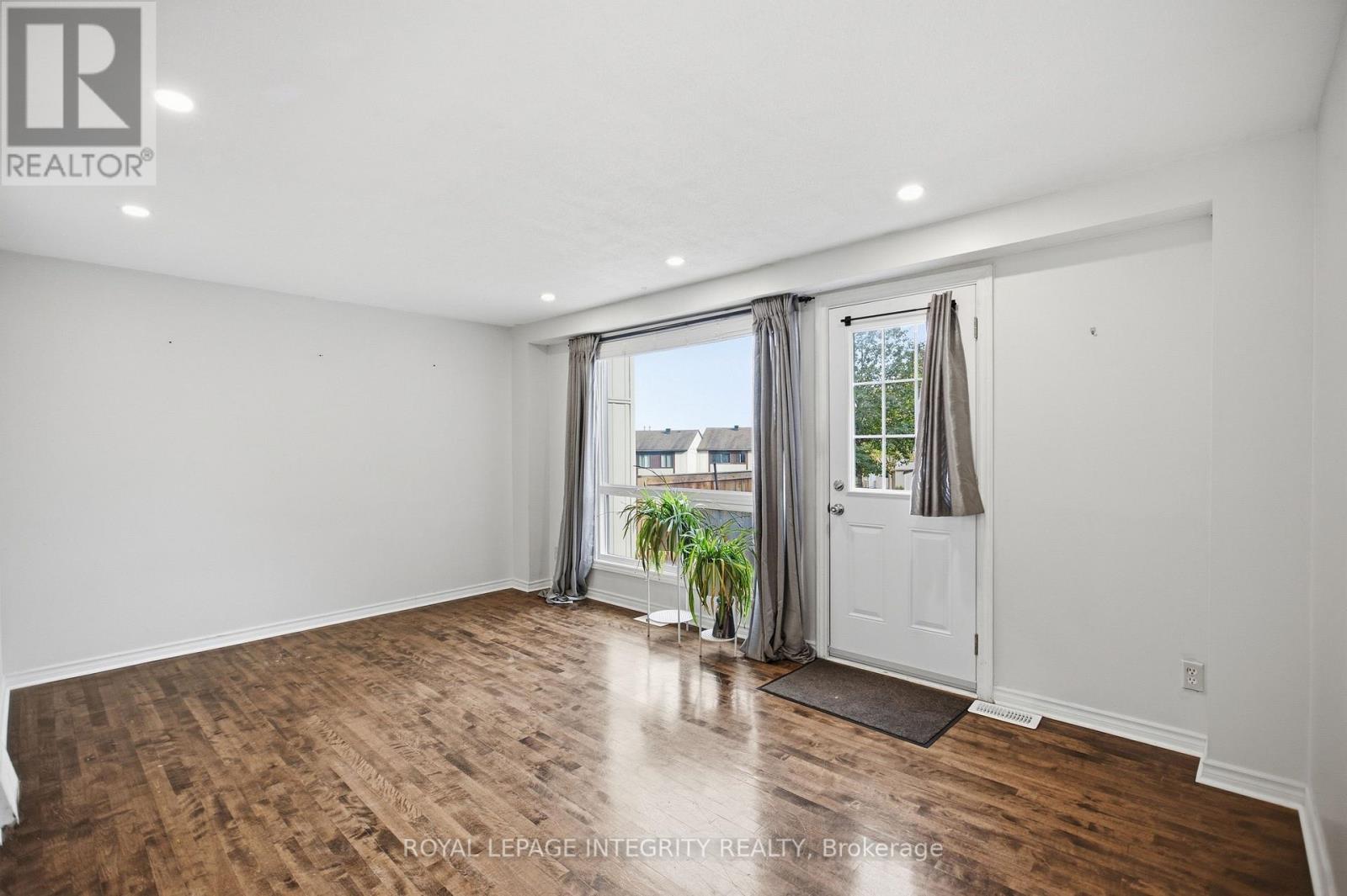 1248 Bethamy Lane, Ottawa, Ontario  K1J 8P4 - Photo 12 - X13792156