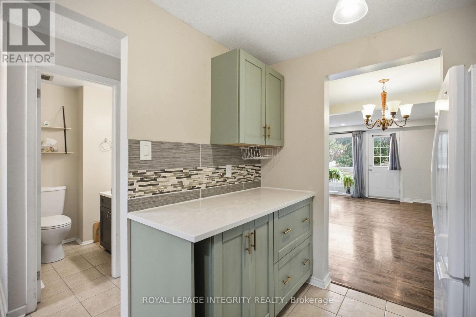 1248 Bethamy Lane, Ottawa, Ontario  K1J 8P4 - Photo 8 - X13792156