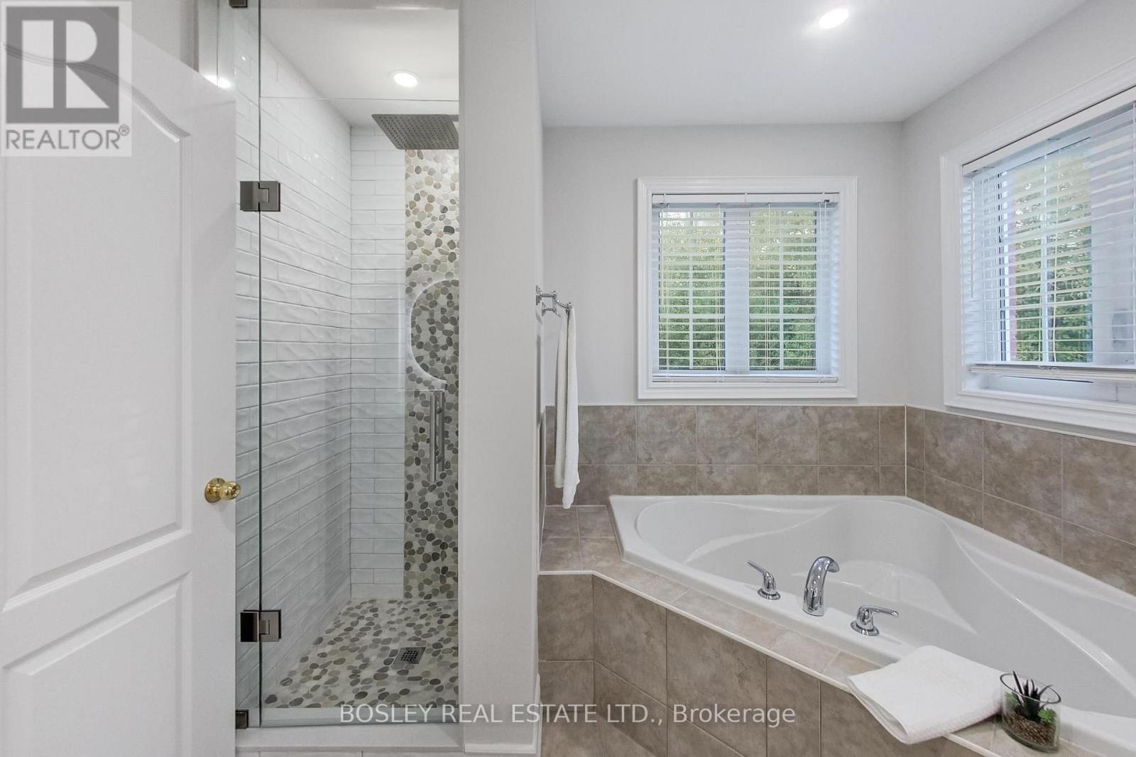 20 Trish Drive, Richmond Hill, Ontario  L4E 5C5 - Photo 25 - N13821926