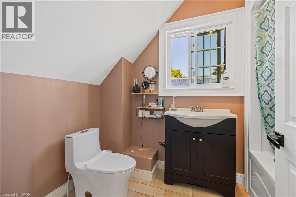 54 Chestnut Street E, St. Catharines, Ontario  L2T 1H1 - Photo 31 - 40860850