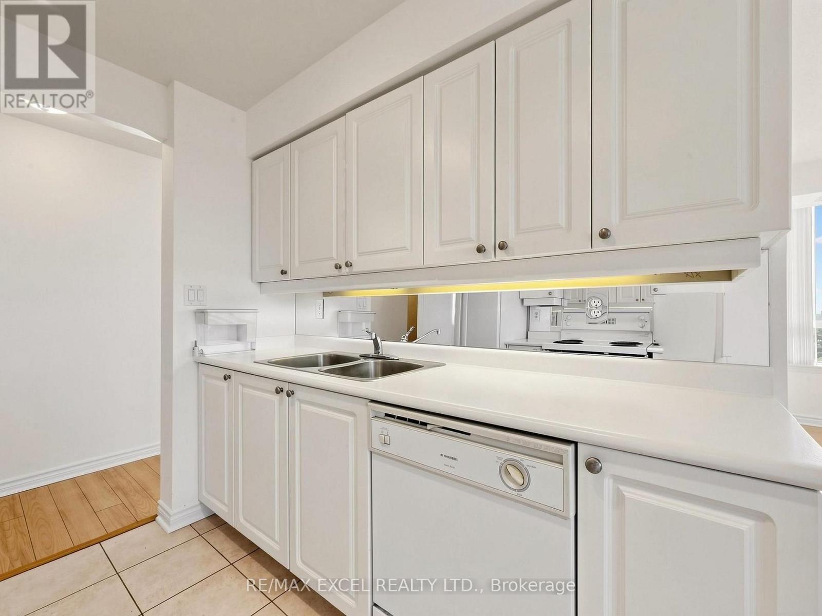 2010 - 1 Rean Drive, Toronto, Ontario  M2K 3C1 - Photo 14 - C13822066