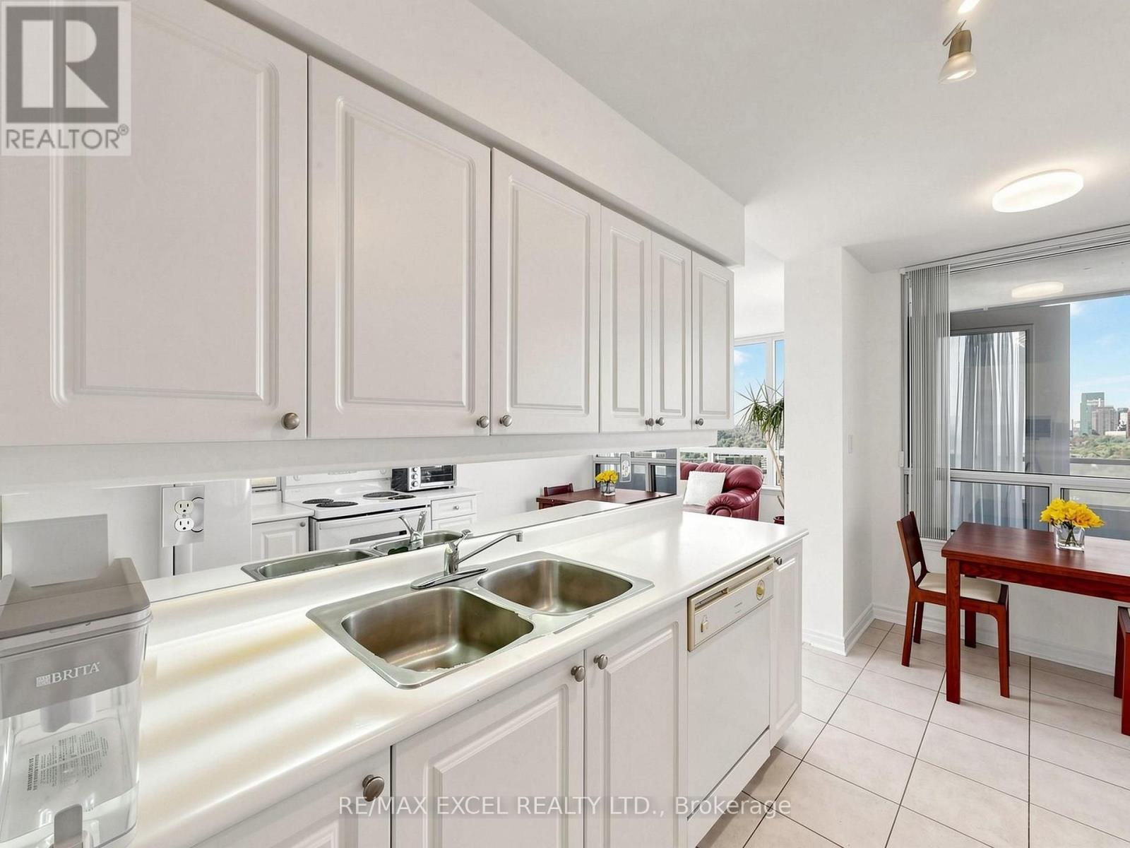 2010 - 1 Rean Drive, Toronto, Ontario  M2K 3C1 - Photo 15 - C13822066