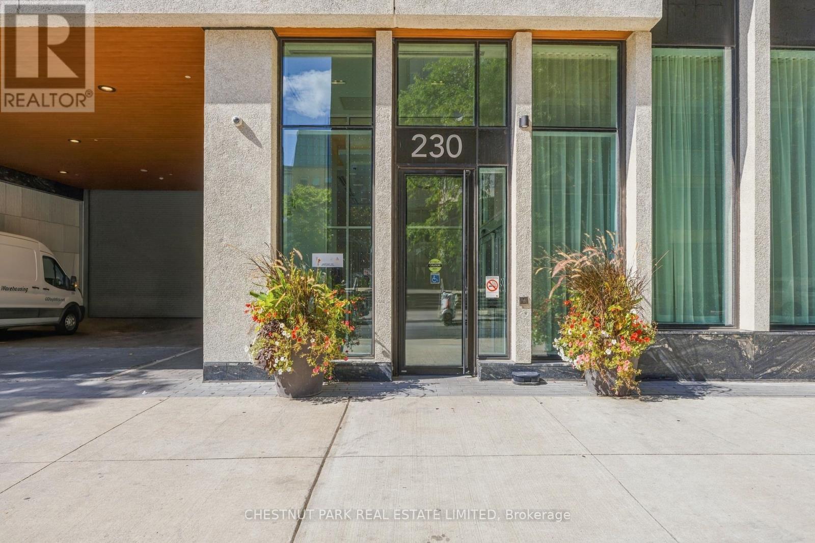 625 - 230 Simcoe Street, Toronto, Ontario  M5T 1T4 - Photo 2 - C13822090