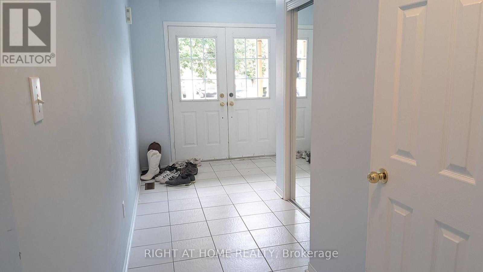 22 Harding Street, Halton Hills, Ontario  L7G 6B2 - Photo 3 - W13822084