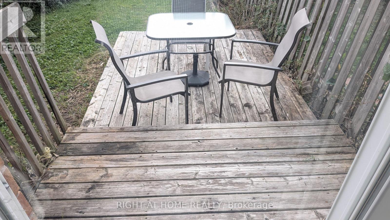 22 Harding Street, Halton Hills, Ontario  L7G 6B2 - Photo 7 - W13822084