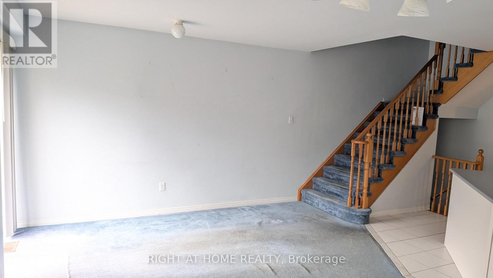 22 Harding Street, Halton Hills, Ontario  L7G 6B2 - Photo 8 - W13822084