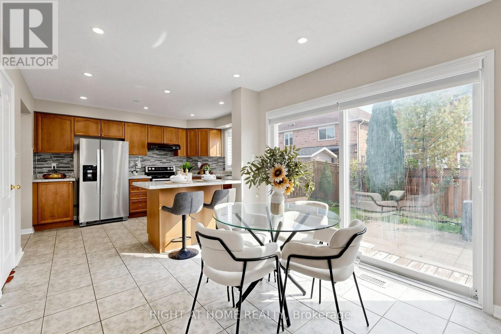 5 Mendoza Drive, Brampton (Fletcher's Meadow), Ontario  L7A 3M3 - Photo 16 - W13822114