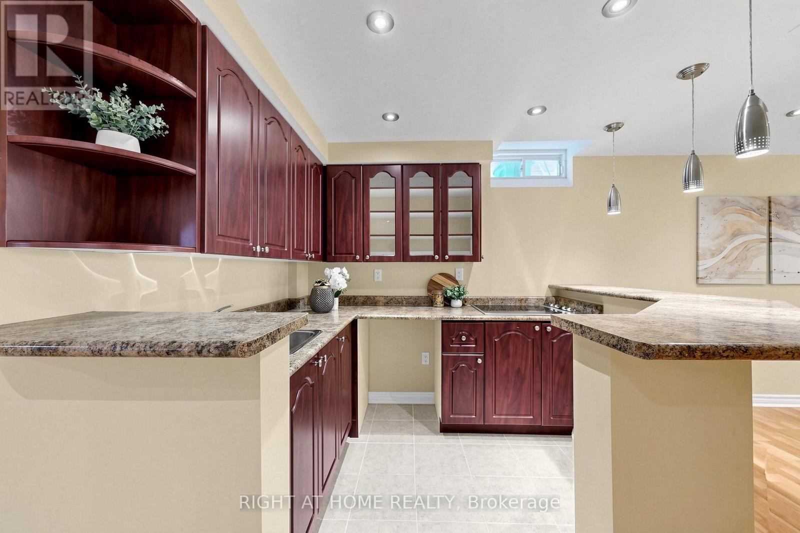 5 Mendoza Drive, Brampton (Fletcher's Meadow), Ontario  L7A 3M3 - Photo 40 - W13822114
