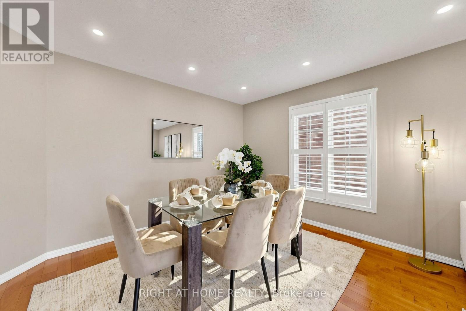 5 Mendoza Drive, Brampton (Fletcher's Meadow), Ontario  L7A 3M3 - Photo 9 - W13822114