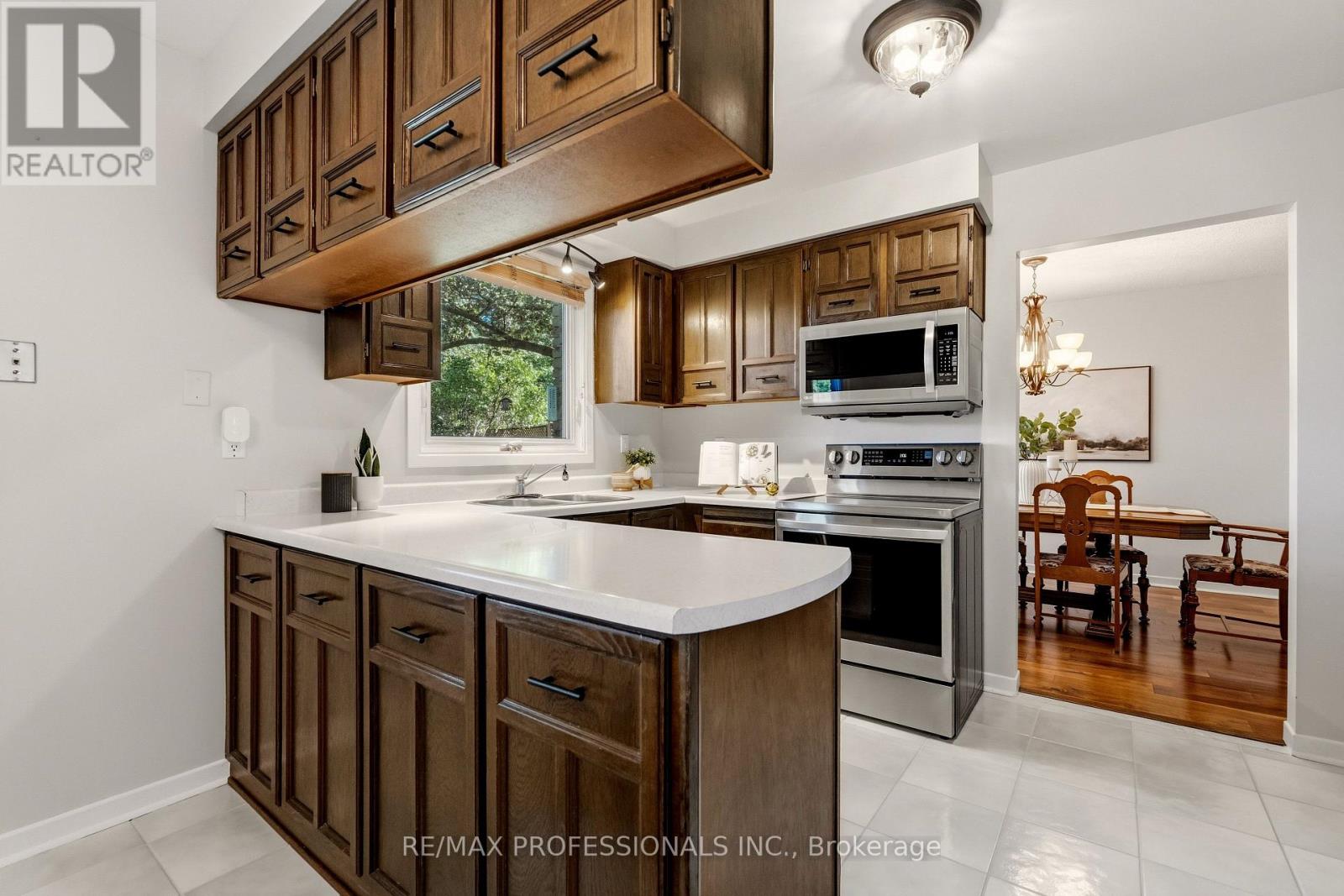 6888 Barrisdale Drive, Mississauga, Ontario  L5N 2H4 - Photo 17 - W13822118