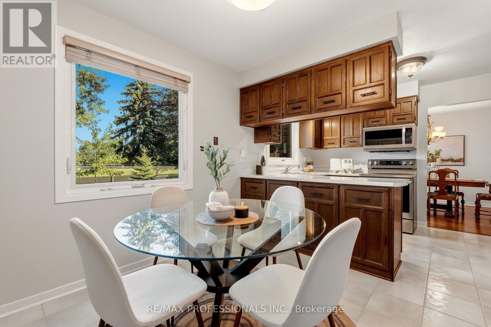 6888 Barrisdale Drive, Mississauga, Ontario  L5N 2H4 - Photo 19 - W13822118