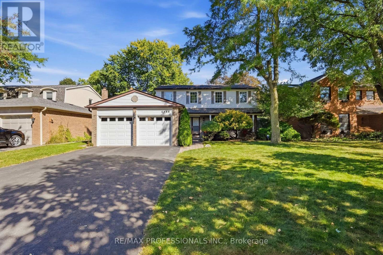 6888 Barrisdale Drive, Mississauga, Ontario  L5N 2H4 - Photo 2 - W13822118