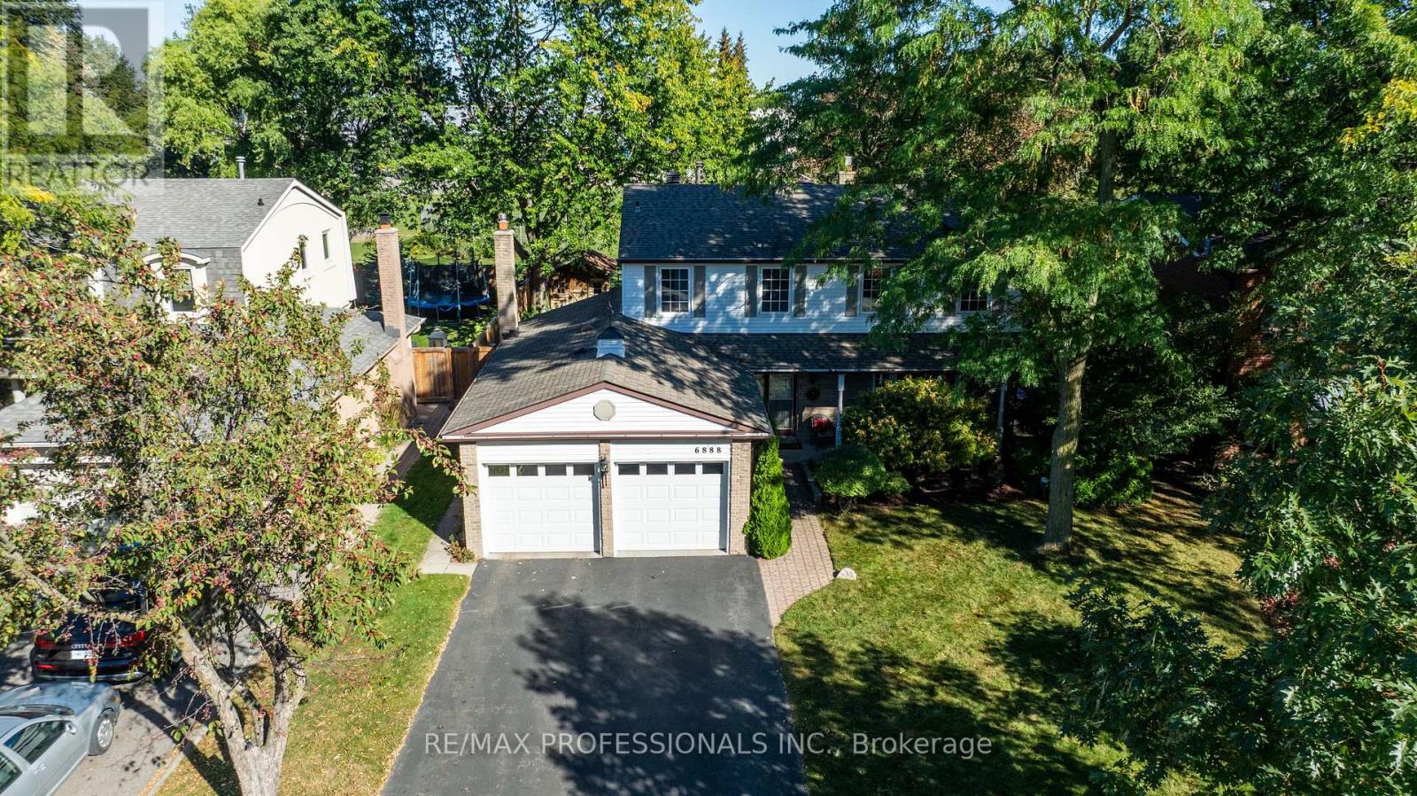 6888 Barrisdale Drive, Mississauga, Ontario  L5N 2H4 - Photo 4 - W13822118