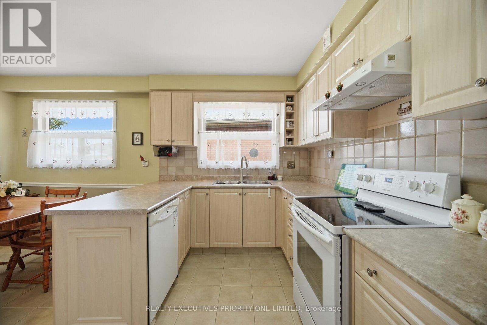 43 Elana Drive, Toronto, Ontario  M3N 2C1 - Photo 11 - W13822130
