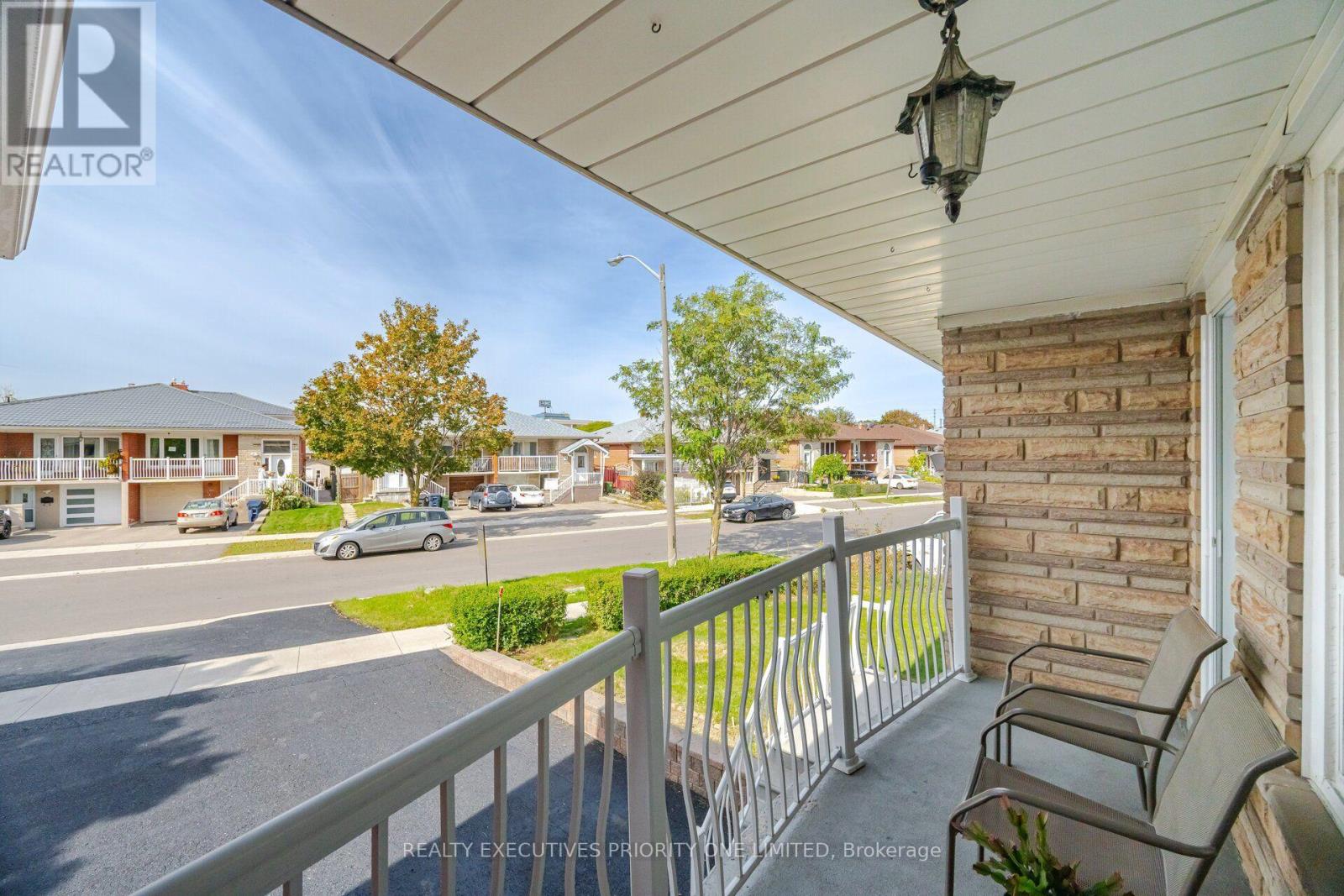 43 Elana Drive, Toronto, Ontario  M3N 2C1 - Photo 17 - W13822130