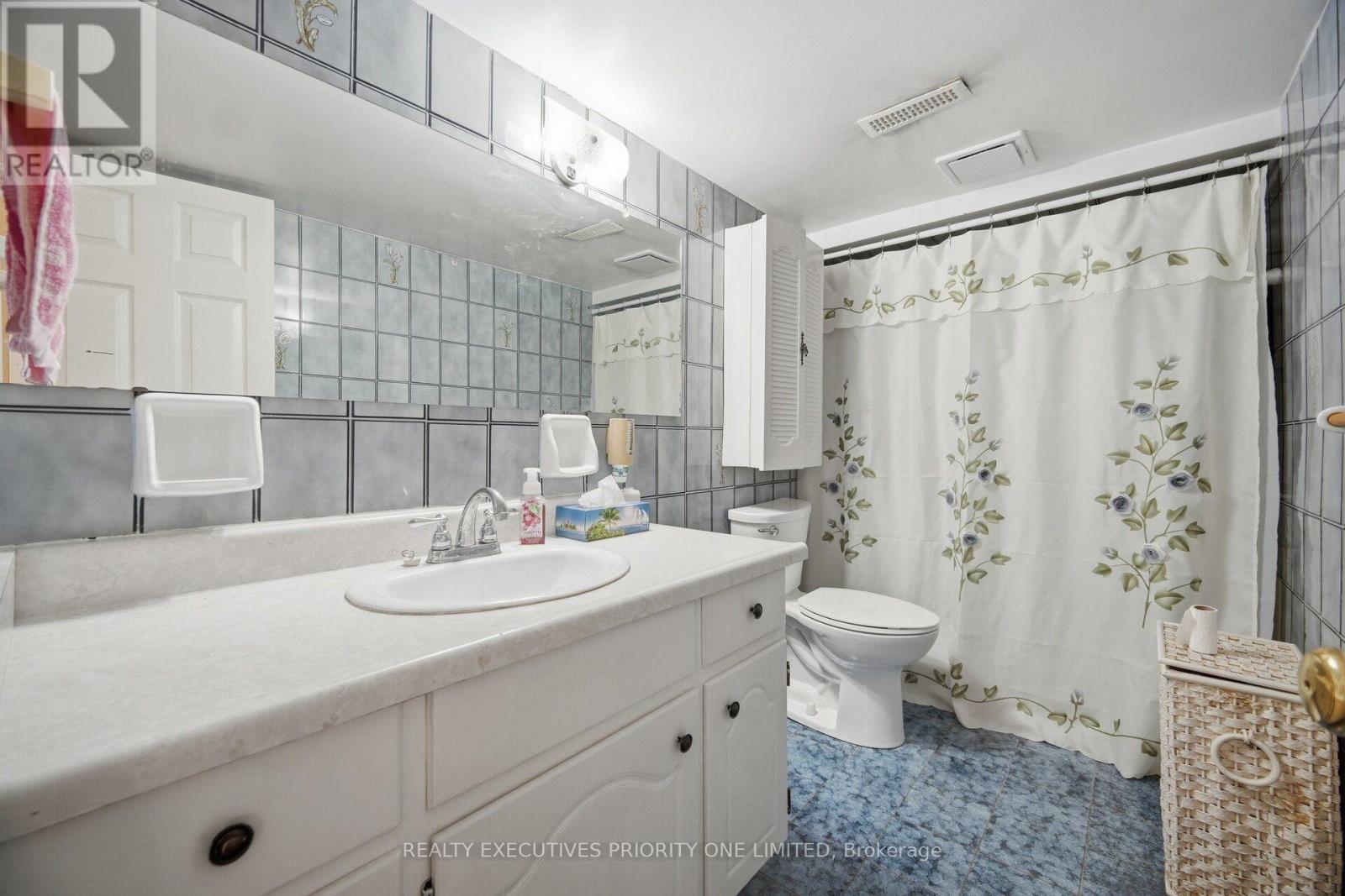 43 Elana Drive, Toronto, Ontario  M3N 2C1 - Photo 35 - W13822130