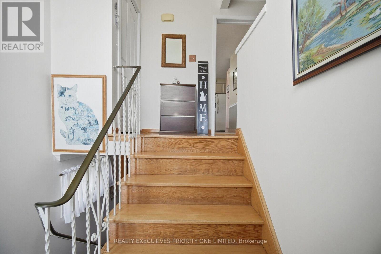 43 Elana Drive, Toronto, Ontario  M3N 2C1 - Photo 4 - W13822130