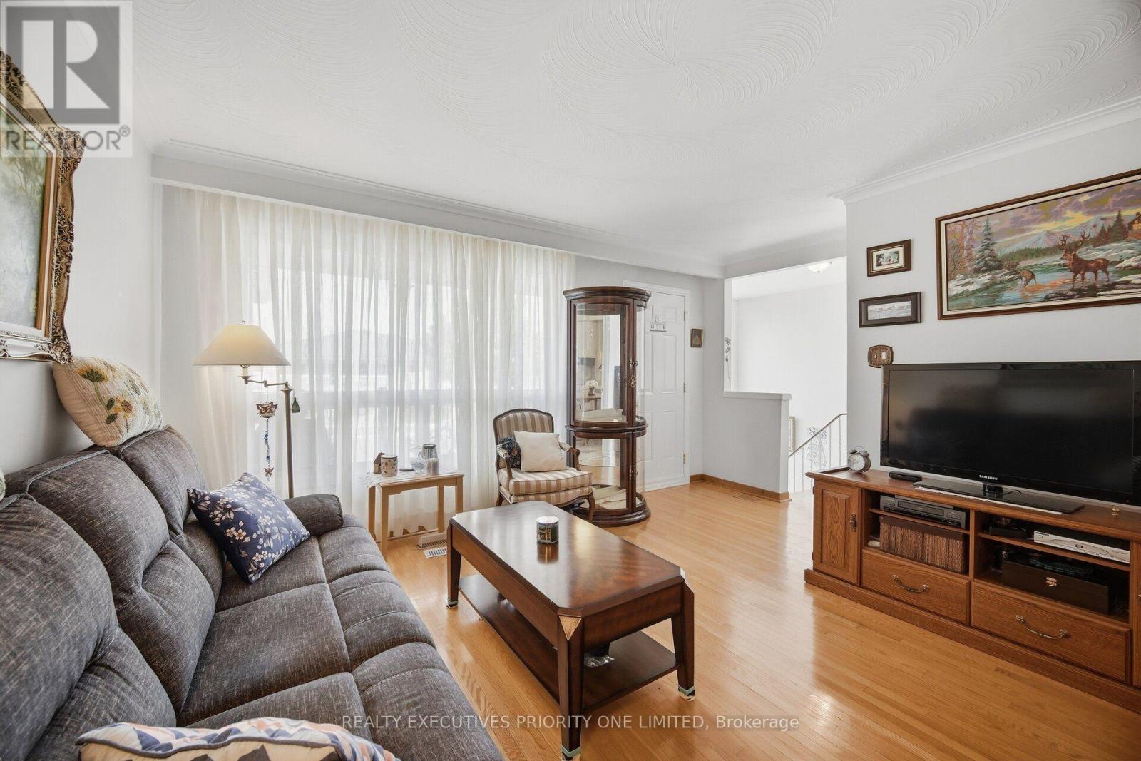 43 Elana Drive, Toronto, Ontario  M3N 2C1 - Photo 6 - W13822130